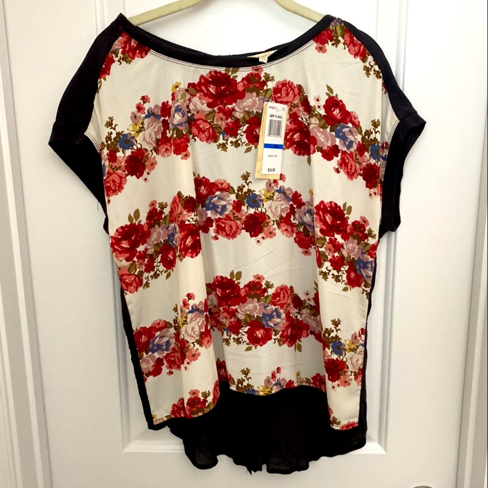 Floral Top with Button Detail on Back